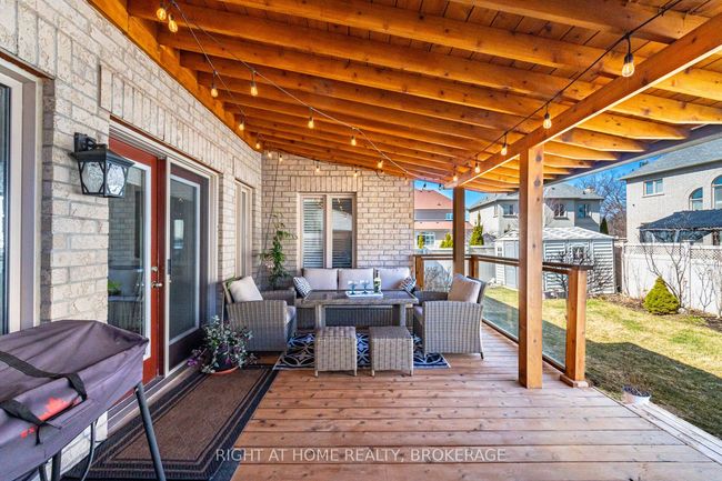 105 Royal Dr West, House other with 6 bedrooms, 5 bathrooms and 4 parking in Brampton ON | Image 43