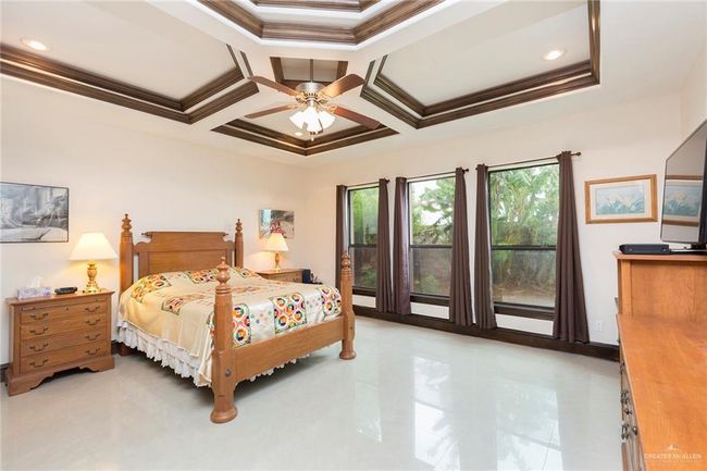 3101 Page Ave, House other with 4 bedrooms, 4 bathrooms and 2 parking in Edinburg TX | Image 9