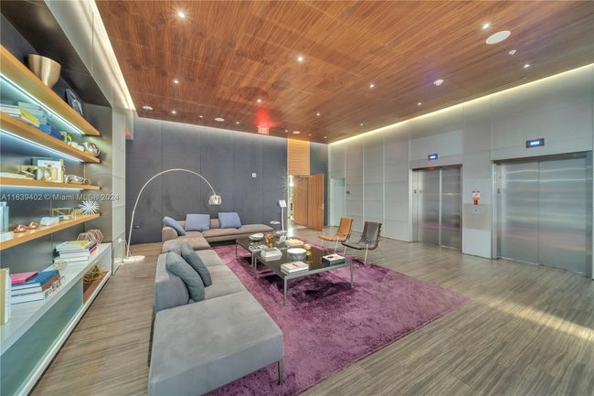 APT-3705 - 88 Sw 7 Th St, Condo with 2 bedrooms, 3 bathrooms and null parking in MIAMI FL | Image 30