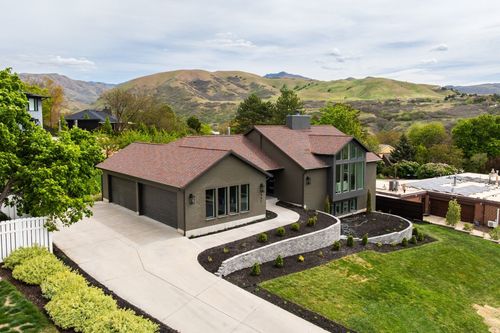 261 N Sandrun Rd, Salt Lake City, UT, 84103-2232 | Card Image