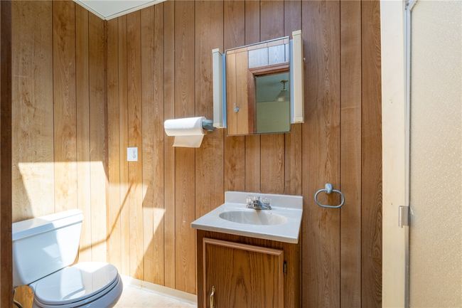 142 Honeyman Ave, Home with 3 bedrooms, 3 bathrooms and 5 parking in Middletown RI | Image 21
