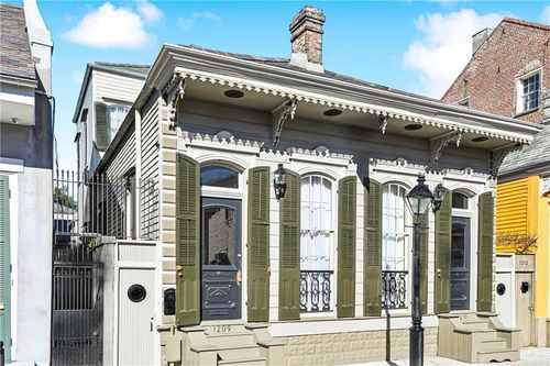 1209 Bourbon St, New Orleans, LA, 70116-2520 | Card Image