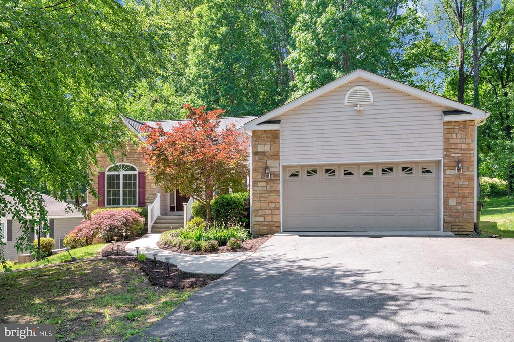 Residential in LOCUST GROVE 2