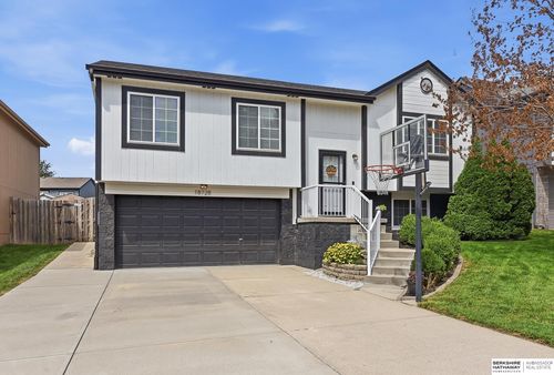 18728 W St, Omaha, NE, 68135-4168 | Card Image