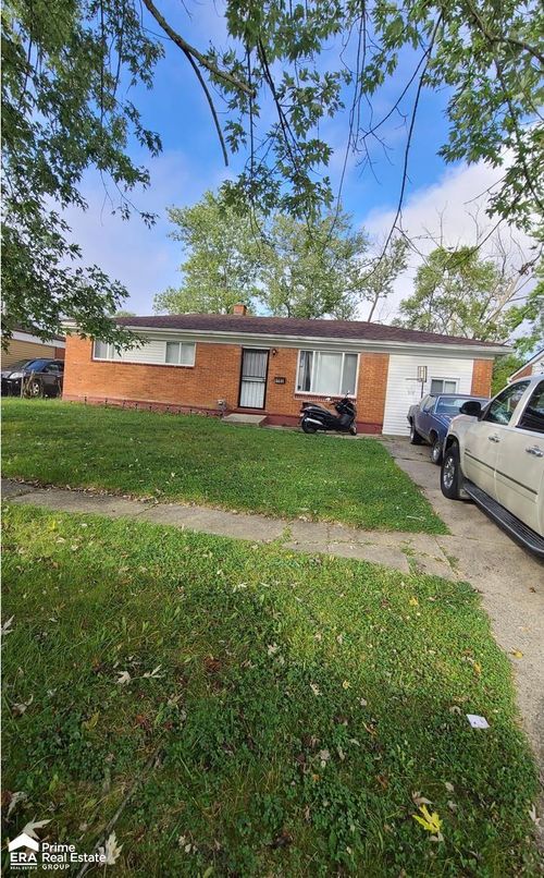 6163 Magnolia Dr, Mount Morris, MI, 48458-2815 | Card Image