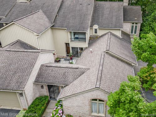 1132 Hillpointe Cir, Bloomfield Hills, MI, 48304-1514 | Card Image