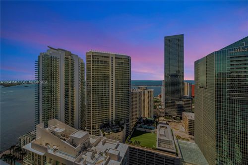 4121-1200 Brickell Bay Dr, Miami, FL, 33131-3251 | Card Image