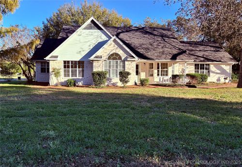 114 N Henderson St, Caddo, OK, 74729-1103 | Card Image