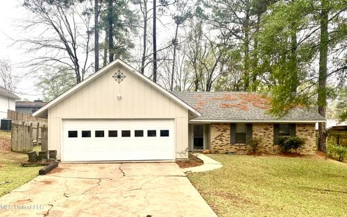 111 Sara Dr, Brandon, MS, 39042-3530 | Card Image