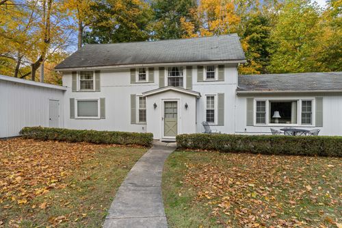 633 Brown St, Niles, MI, 49120-1511 | Card Image