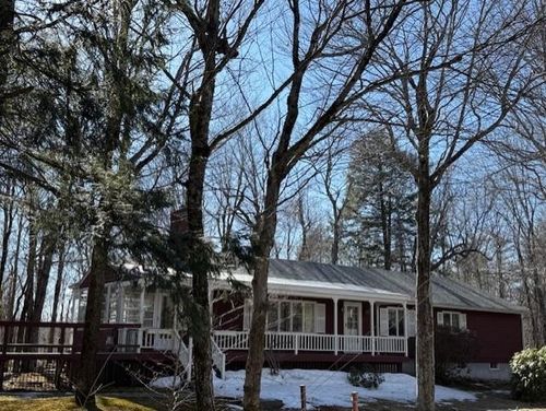326 Old Main St, New London, NH, 03257-6055 | Card Image