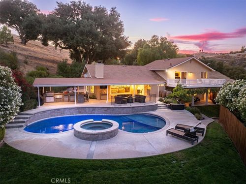 889 W 4th St, Paso Robles, CA, 93446-2476 | Card Image