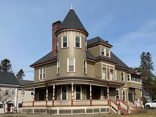 32 Pleasant St, Houlton, ME, 04730-2231 | Card Image