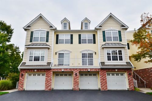 19 Marina Dr, Bayonne, NJ, 07002-1280 | Card Image