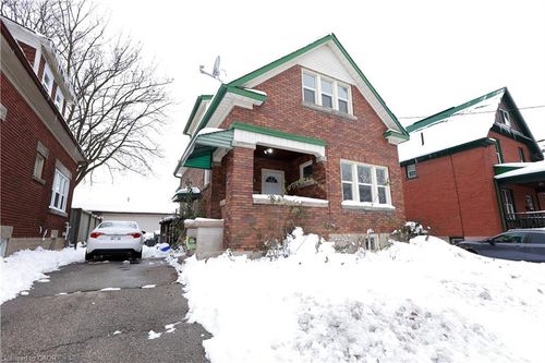 {{alt}} | Card Image