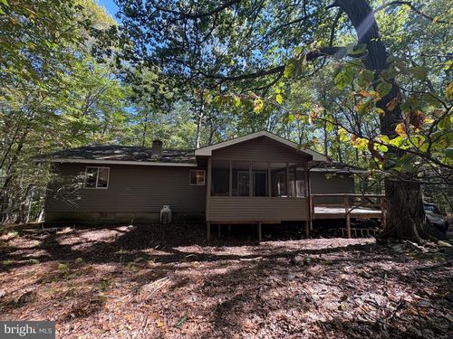 196 Robin Ln, EAST STROUDSBURG, PA, 18302-9018 | Card Image