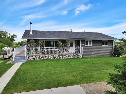 136 3rd Ave S, Big Valley, AB, T0J0G0 | Card Image