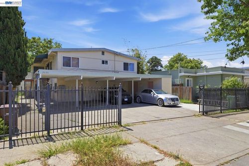 2828 Viola St, Oakland, CA, 94619-1135 | Card Image
