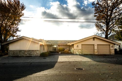 564 Lake Dr, Coldwater, MI, 49036-8563 | Card Image