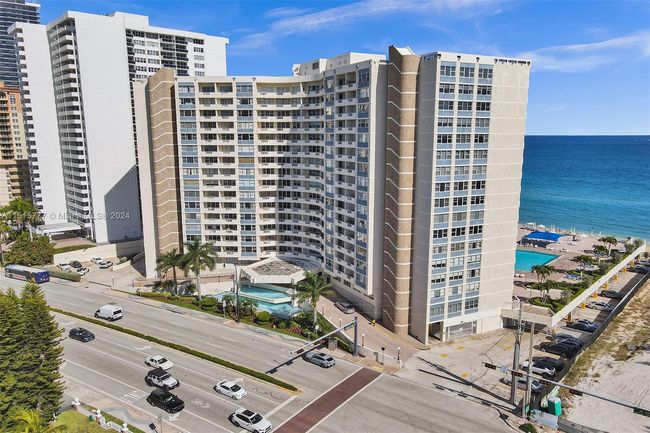APT-1709 - 3180 S Ocean Dr, Condo with 2 bedrooms, 2 bathrooms and null parking in Hallandale Beach FL | Image 43