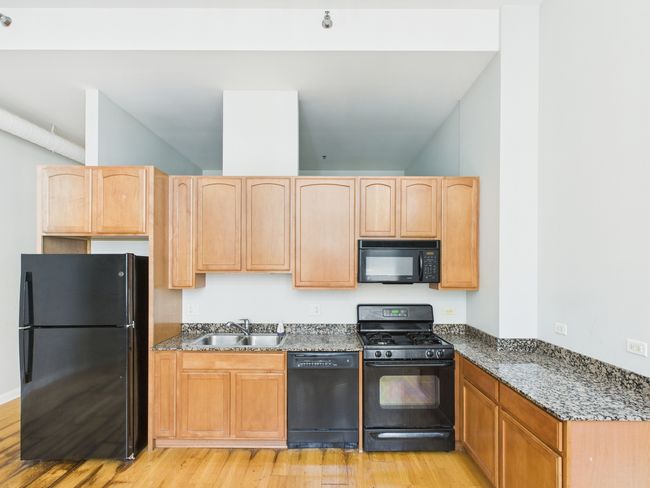 APT-506 - 8 W Monroe St, Condo with 2 bedrooms, 1 bathrooms and null parking in Chicago IL | Image 7