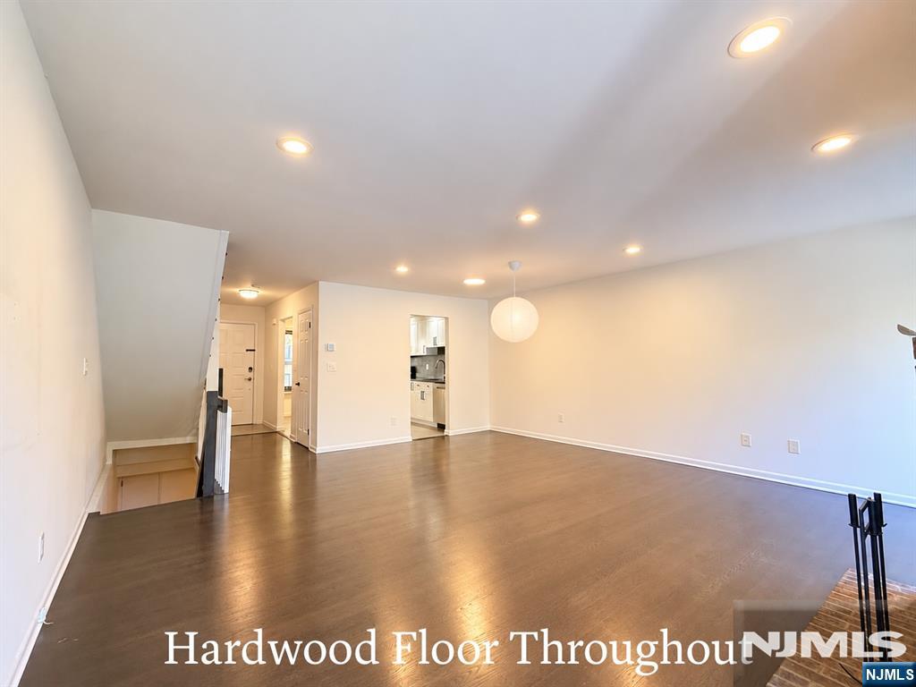 Residential Lease in Fort Lee 3