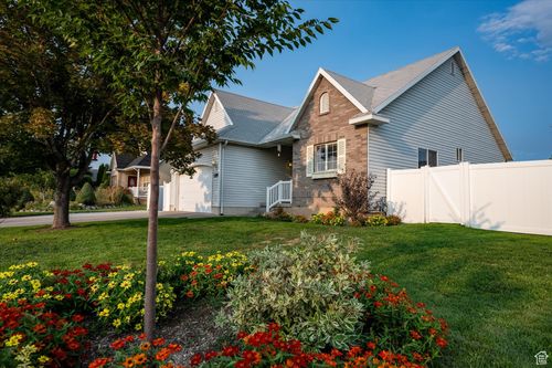 1295 Banbury Dr, Syracuse, UT, 84075-9506 | Card Image