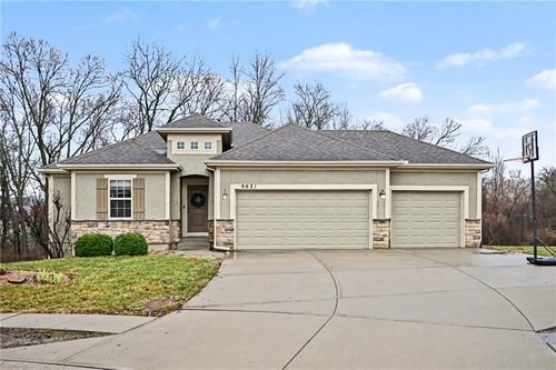 9621 N Adrian Ave, Kansas City, MO, 64154-1149 | Card Image