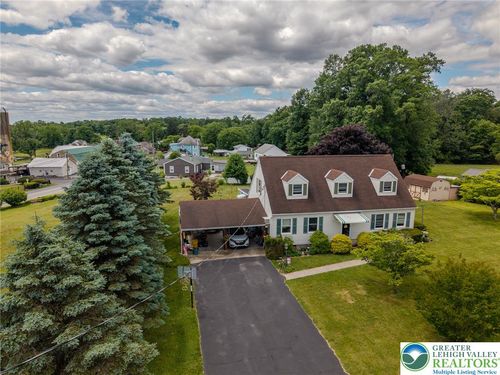 40 Locke Heights Rd, Bangor, PA, 18013-9650 | Card Image