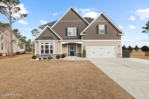 414 Meadowland Circle, Maple Hill, NC, 28454 | Card Image