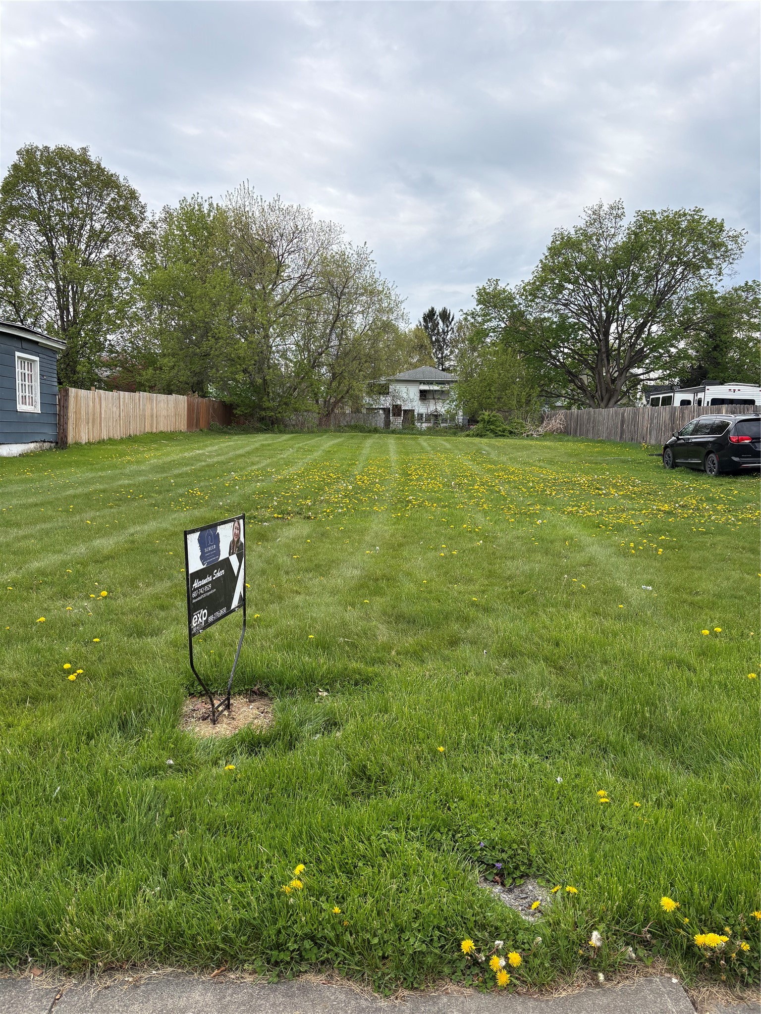 Land in Waverly