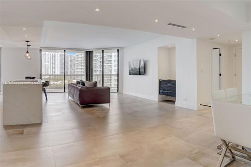 apt-802-20191 E Country Club Dr, Aventura, FL, 33180-3017 | Card Image