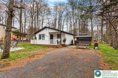 7483 Cottage Ln, Tobyhanna, PA, 18466-7939 | Card Image