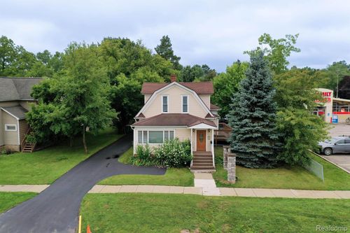 515 E Grand River Ave, Howell, MI, 48843-2326 | Card Image