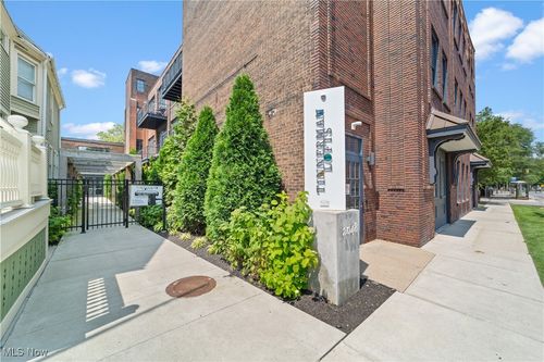 apt-207-2048 Fulton Rd, Cleveland, OH, 44113-3968 | Card Image