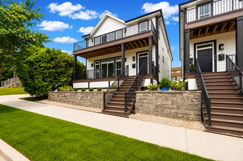 228 E Brown St, Milwaukee, WI, 53212-3713 | Card Image