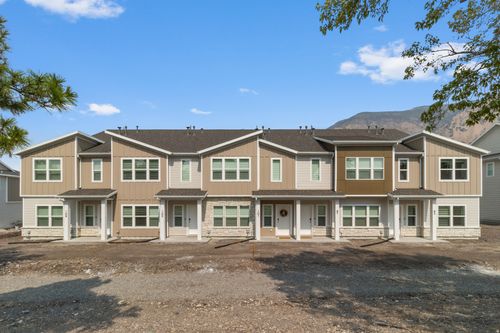 v332-972 E 200 N, Brigham City, UT, 84302-2303 | Card Image