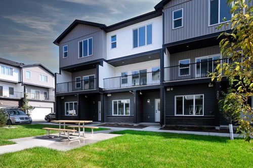 203 Corner Meadows Way Ne, Calgary, AB, T3N1Y5 | Card Image