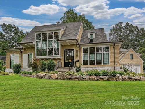 2700 Wintergreen Dr, Charlotte, NC, 28211-2715 | Card Image