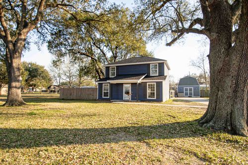 729 Avenue D, Port Neches, TX, 77651-2904 | Card Image