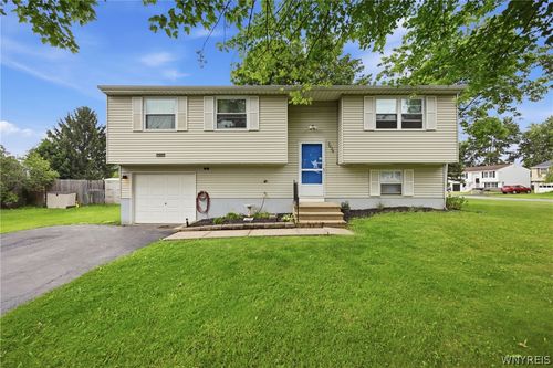 7024 Academy Ln, Lockport, NY, 14094-5357 | Card Image