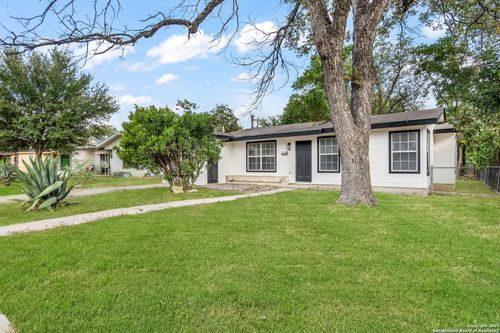 335 Edgebrook Ln, San Antonio, TX, 78213-4140 | Card Image