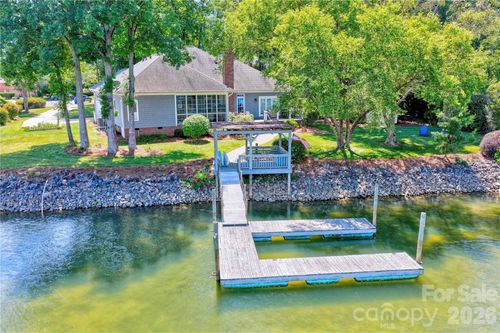 165 Prestwood Ln, Mooresville, NC, 28117-7516 | Card Image
