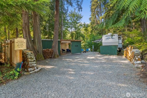 560 N Beacon Point Loop N, Lilliwaup, WA, 98555-9738 | Card Image