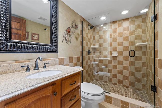 APT-806 - 9550 Ocean Dr, Condo with 3 bedrooms, 2 bathrooms and null parking in Jensen Beach FL | Image 23