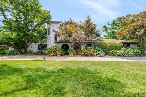 50 Cedar Ln, Babylon, NY, 11702-3809 | Card Image