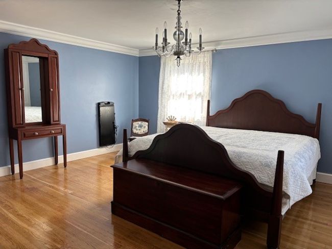 Spacious Master Suite with great lighting & gleaming HW floors | Image 29
