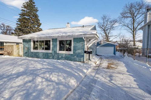 2424 Normandy Dr, Mishawaka, IN, 46545-3914 | Card Image