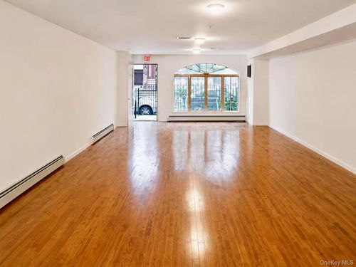 cf-41-30 75th St, Elmhurst, NY, 11373-1986 | Card Image