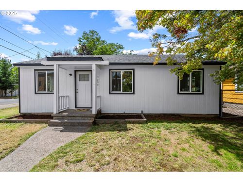 3235 Se 69th Ave, Portland, OR, 97206-1948 | Card Image